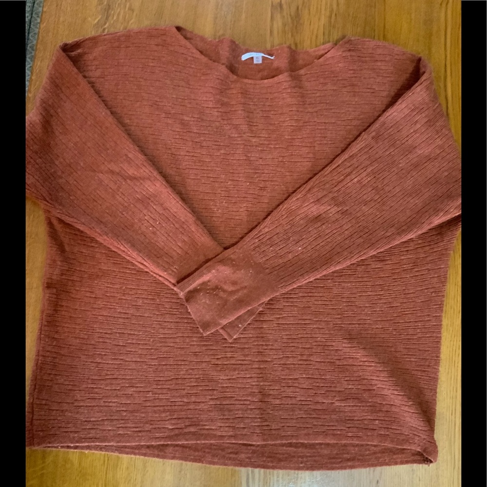 Long sleeve, drop shoulder, sweater